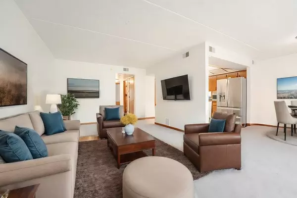 15850 Laramie AVE #101, Oak Forest, IL 60452