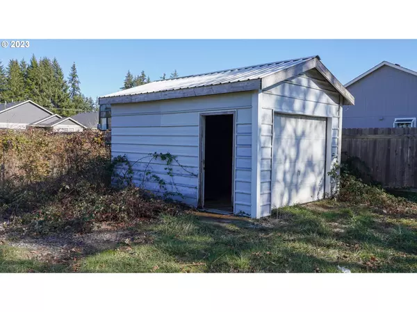 N 6th ST, Creswell, OR 97426