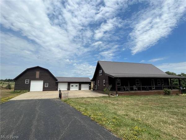 49851 White Feather LN, St. Clairsville, OH 43950