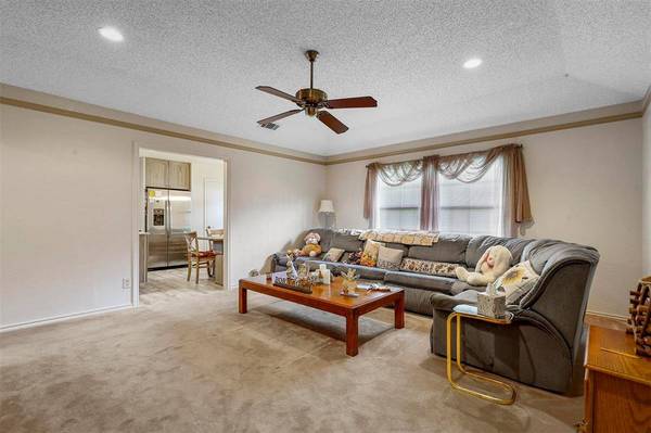 416 Shady Grove Drive, Granbury, TX 76049