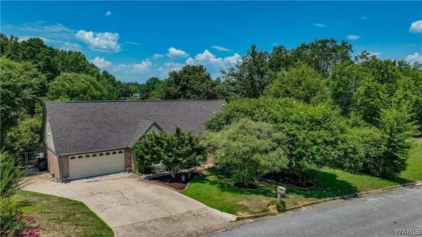 712 Sable LN, Northport, AL 35473