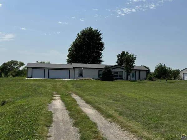 9201 SE Adams St, Wakarusa, KS 66546