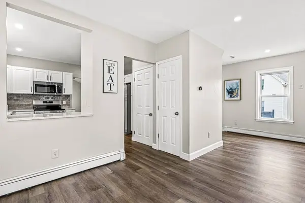 8 Dell Avenue, Wakefield, MA 01880