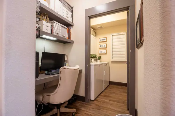 24535 Town Center Dr #6201, Valencia, CA 91355-0800