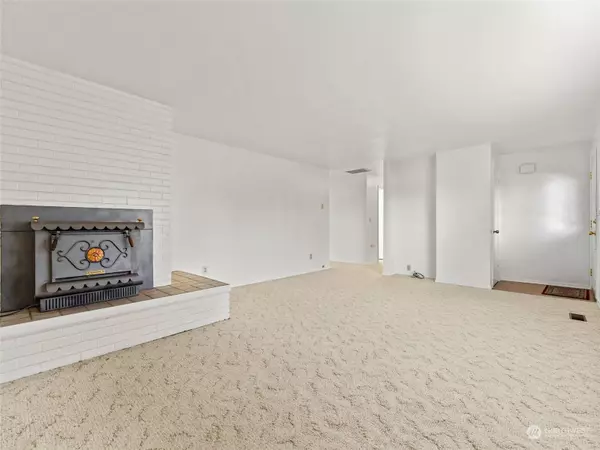 611 N 6th ST, Montesano, WA 98563