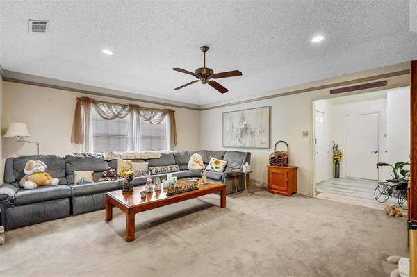 416 Shady Grove Drive, Granbury, TX 76049