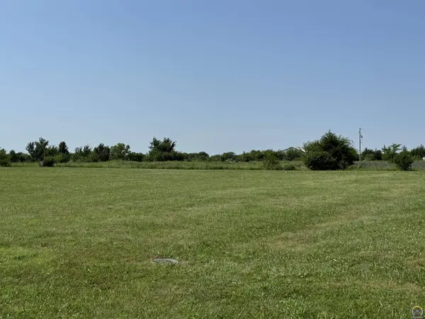 9201 SE Adams St, Wakarusa, KS 66546