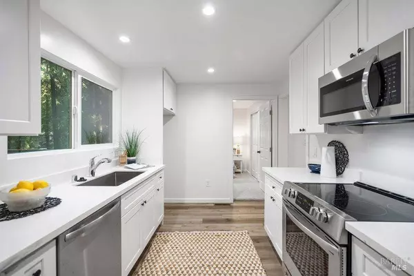 14842 Canyon 1 RD, Guerneville, CA 95446