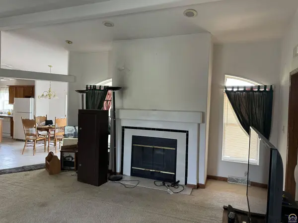 9201 SE Adams St, Wakarusa, KS 66546