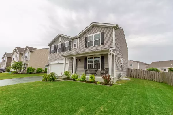 1611 Lakeland LN, Pingree Grove, IL 60140