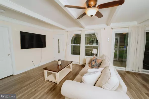 6 SHIPS DR, Egg Harbor Township, NJ 08234