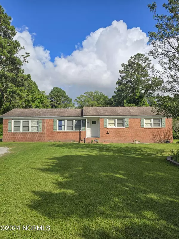 244 Old 30 Road, Jacksonville, NC 28546