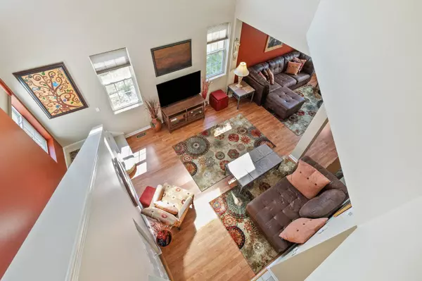 810 County Line RD, Aurora, IL 60502