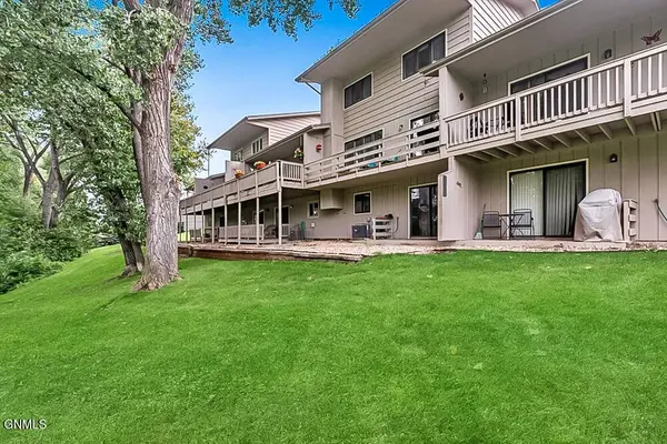 3131 Winnipeg DR, Bismarck, ND 58503