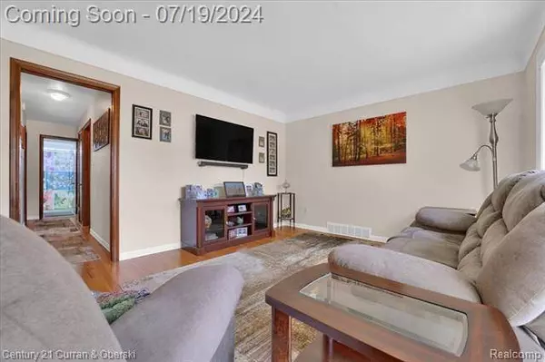 13285 SYCAMORE Street, Southgate, MI 48195