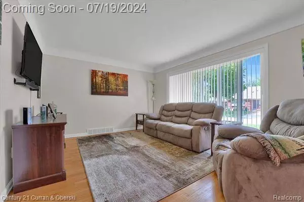 13285 SYCAMORE Street, Southgate, MI 48195