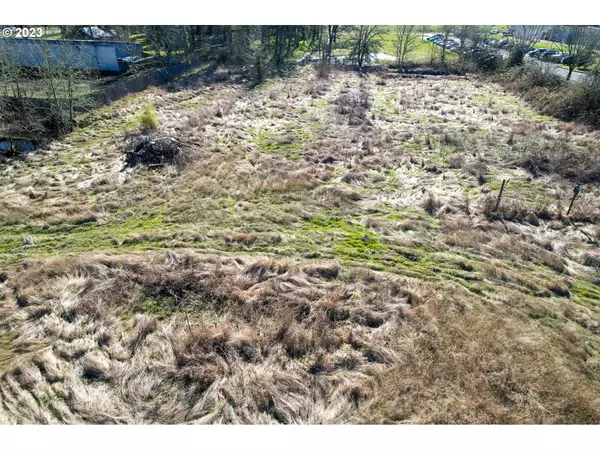 N 6th ST, Creswell, OR 97426