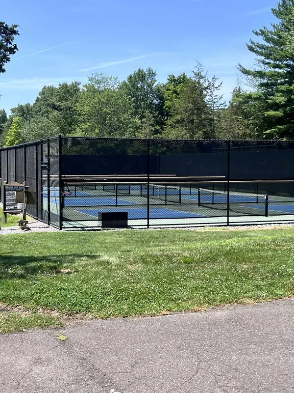 766 Heritage Village #B, Southbury, CT 06488