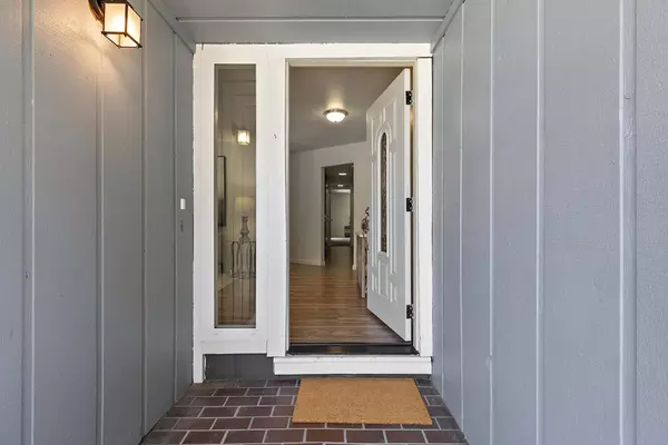 7075 Eider WAY, Sacramento, CA 95831