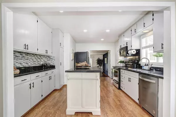 34 Jefferson ST, Woodland, CA 95695