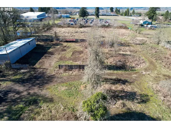 N 6th ST, Creswell, OR 97426