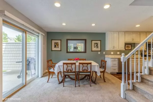 811 Burr Oaks Drive #1106, West Des Moines, IA 50266