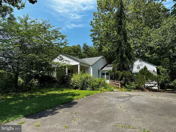 13708 LELAND RD, Centreville, VA 20120