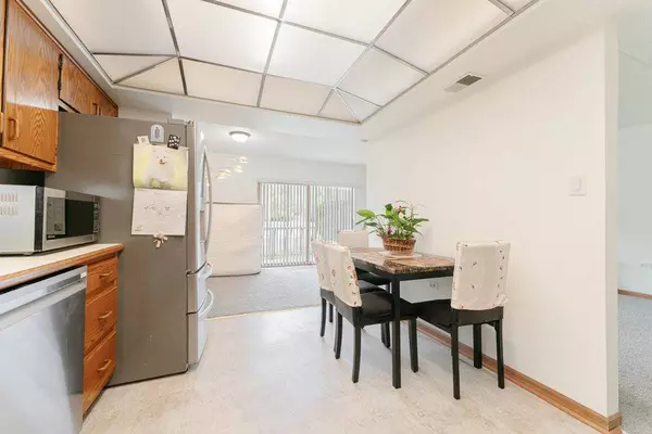 15850 Laramie AVE #101, Oak Forest, IL 60452