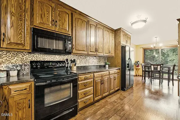 3131 Winnipeg DR, Bismarck, ND 58503