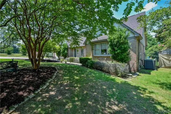 712 Sable LN, Northport, AL 35473