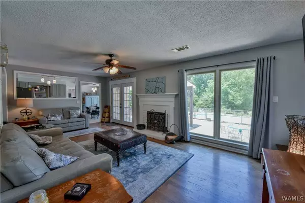 712 Sable LN, Northport, AL 35473