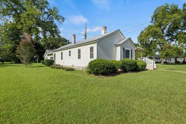 1105 W Frnklin Street, Quincy, FL 32351