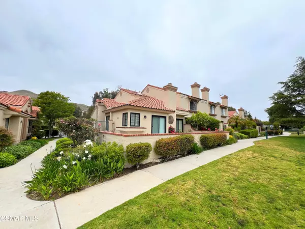 234 Country Club Drive #E, Simi Valley, CA 93065