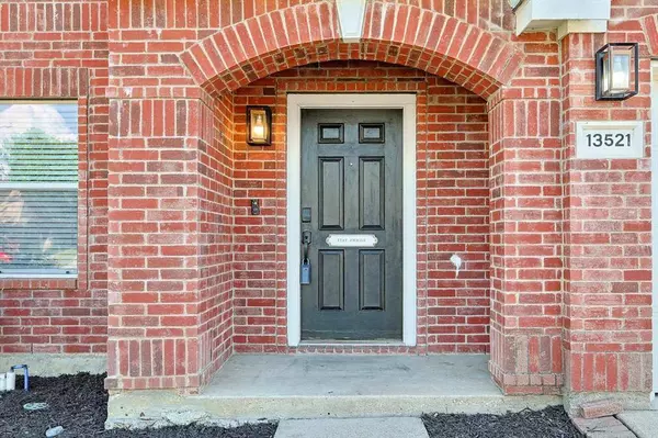 13521 Lost Spurs Road, Fort Worth, TX 76262