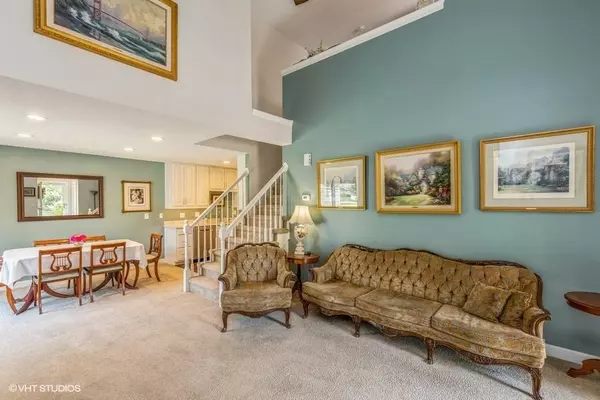 811 Burr Oaks Drive #1106, West Des Moines, IA 50266