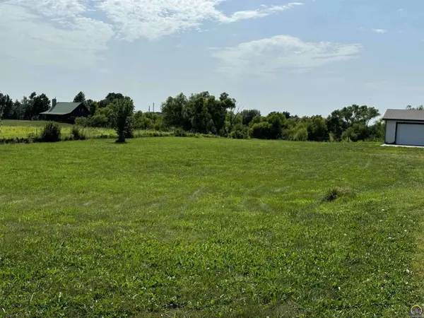 9201 SE Adams St, Wakarusa, KS 66546