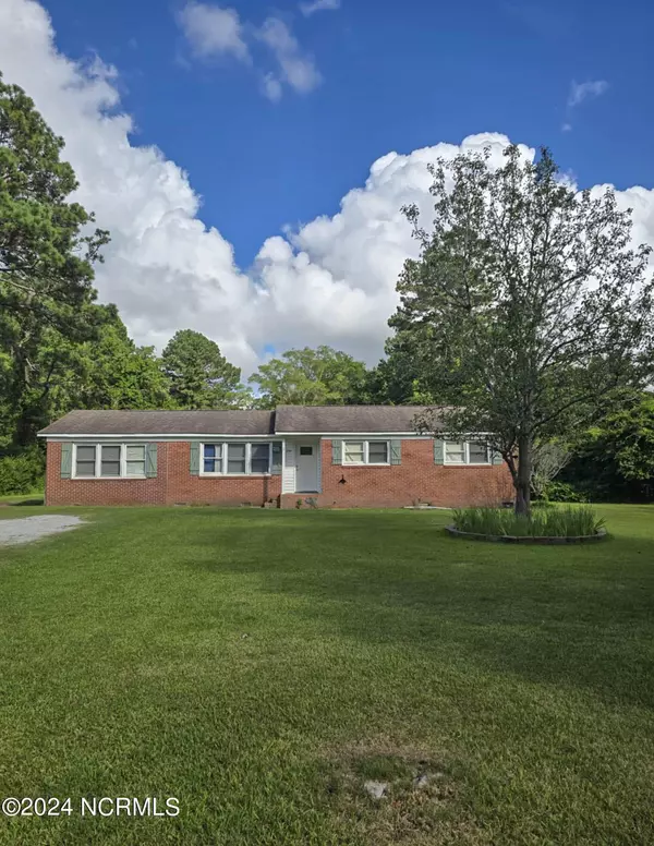 244 Old 30 Road, Jacksonville, NC 28546