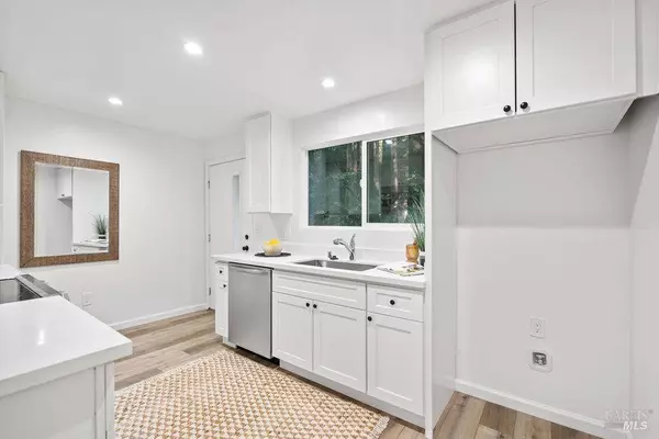 14842 Canyon 1 RD, Guerneville, CA 95446