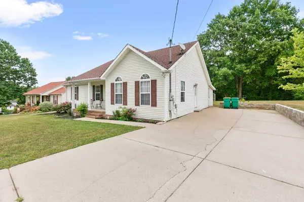 921 Foxboro Dr, Lewisburg, TN 37091