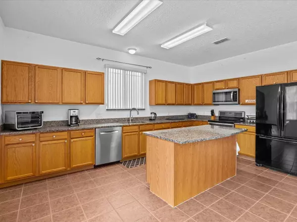 272 WILLOW VIEW DR, Davenport, FL 33896