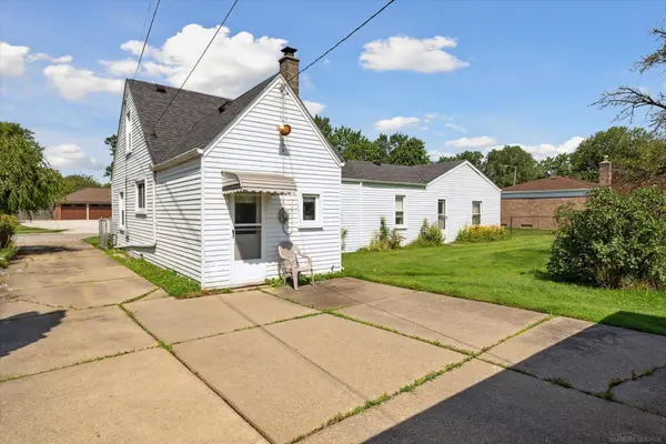 29706 Maison Street, Saint Clair Shores, MI 48082