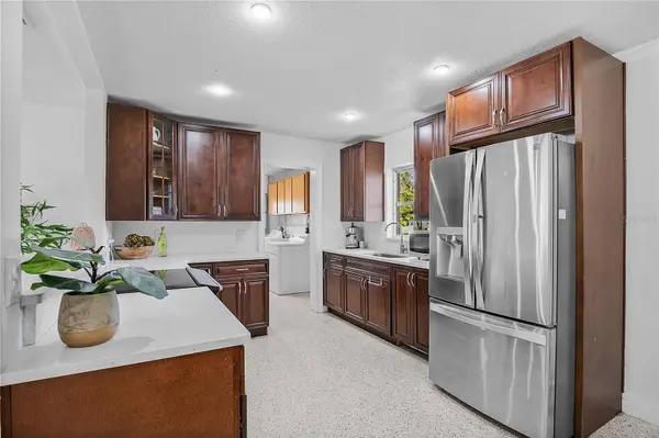204 COLOMBA RD, Debary, FL 32713