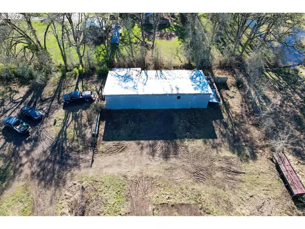 N 6th ST, Creswell, OR 97426