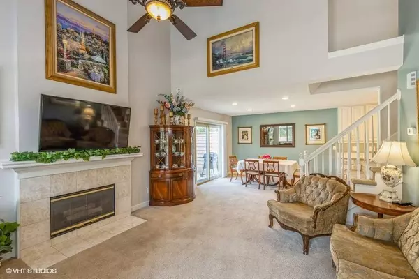 811 Burr Oaks Drive #1106, West Des Moines, IA 50266