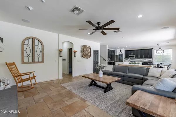 12866 W DOVE WING Way, Peoria, AZ 85383