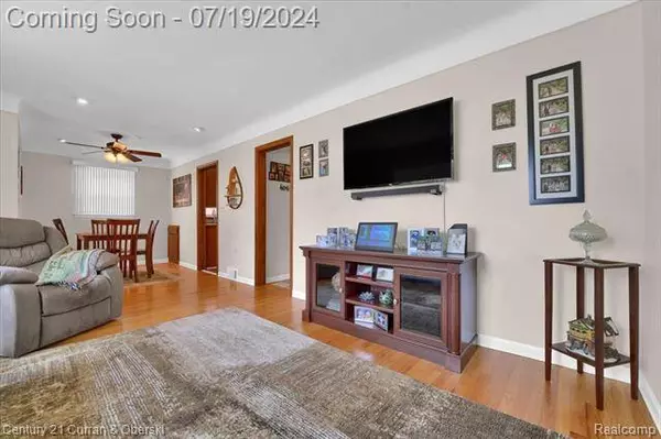 13285 SYCAMORE Street, Southgate, MI 48195