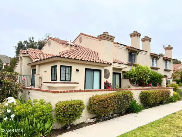 234 Country Club Drive #E, Simi Valley, CA 93065