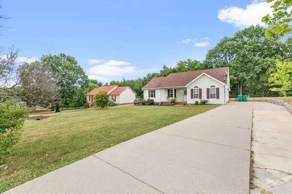 921 Foxboro Dr, Lewisburg, TN 37091