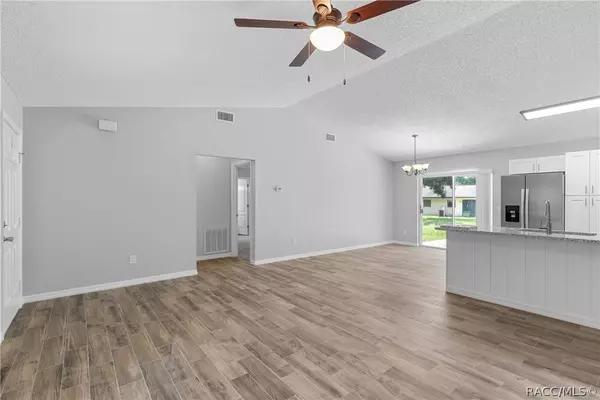 6046 E Glencoe ST, Inverness, FL 34452