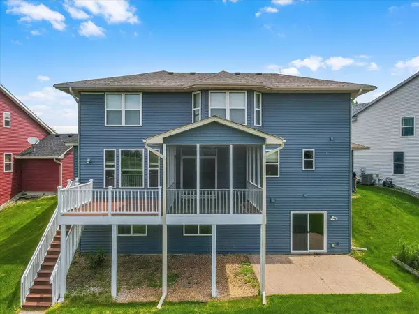 5249 99th CIR N, Brooklyn Park, MN 55443